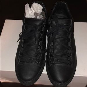 Slightly used Men’s Balenciaga sneakers